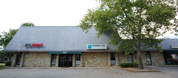 OFFICE/MEDICAL/RETAIL PROPERTY VISIBLE TO 29,000+ VEHICLES/DAY: 3242 – 3280 E Main Street, Columbus, OH 43213